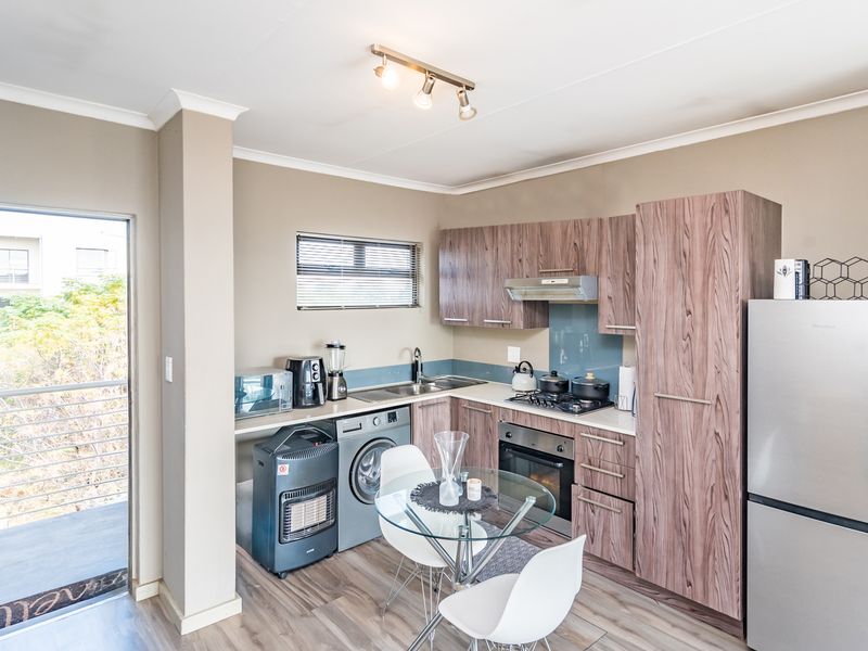 2 x 1 BED APARTMENTS UP FOR GRABS IN  WELL MAINTAINED COMPLEX. **INVESTMENT OPPORTUNITY** - Photo 4