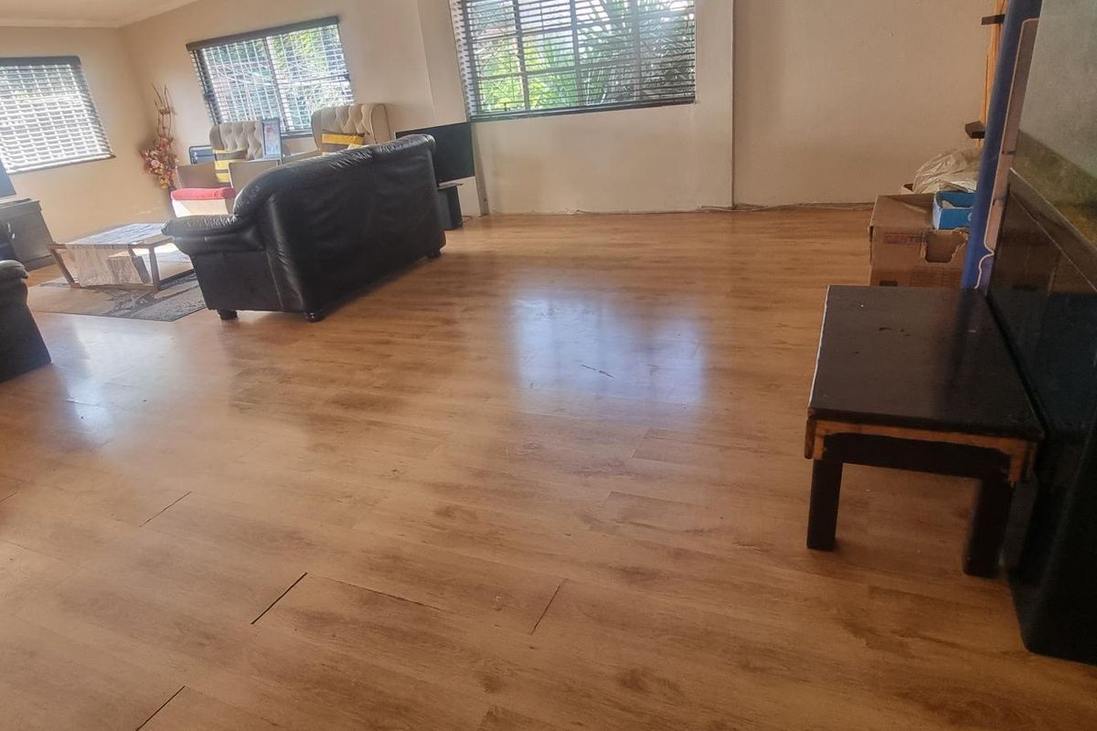 A FAMILY HOME WITH 3 BEDROOMS FOR SALE IN WYCHWOOD IN A BING STAND FOR R 1 599 000 - Photo 5