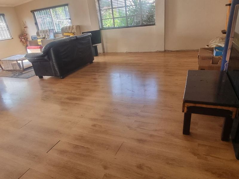 A FAMILY HOME WITH 3 BEDROOMS FOR SALE IN WYCHWOOD IN A BING STAND FOR R 1 599 000 - Photo 5