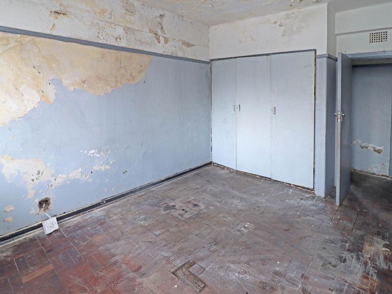 BLOCK OF FLATS FOR SALE IN DOORNFONTEIN GOOD FOR STUDENT ACCOMMODATION CLOSE TO UJ DOORNFONTEIN - Photo 5