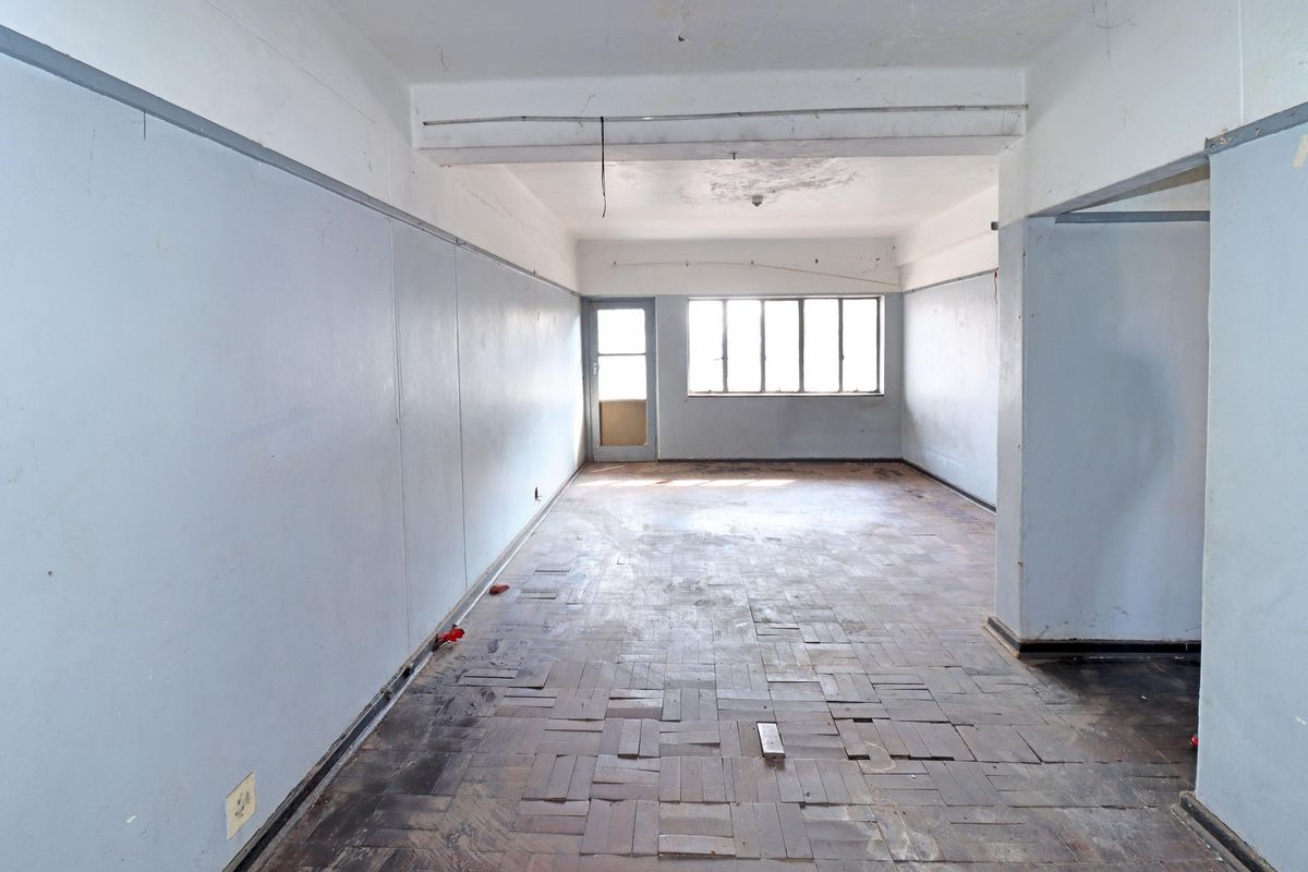 BLOCK OF FLATS FOR SALE IN DOORNFONTEIN GOOD FOR STUDENT ACCOMMODATION CLOSE TO UJ DOORNFONTEIN - Photo 4