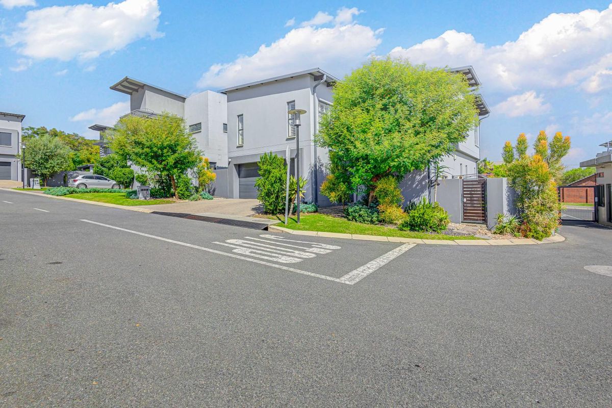 Charming 3-bedroom house for sale in Barbeque Downs, – perfect for family living! - Photo 2