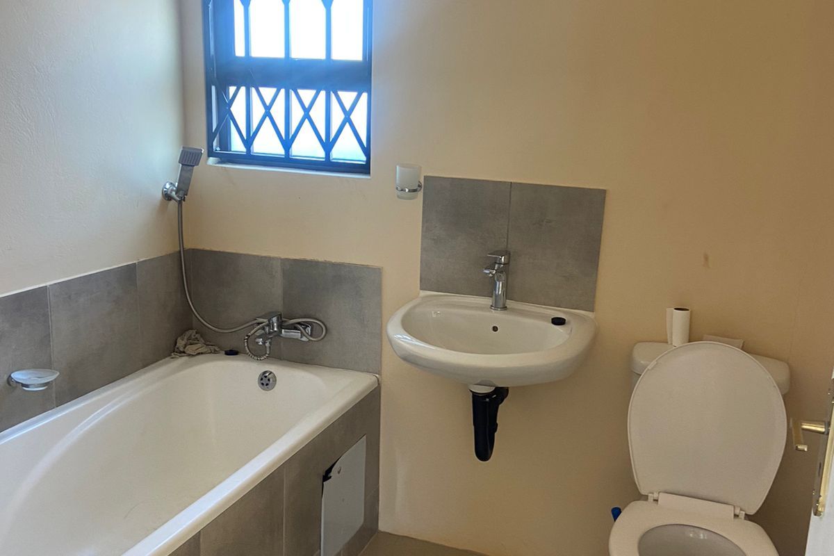 2 bedroom house for sale in Toekomsrus - Photo 4