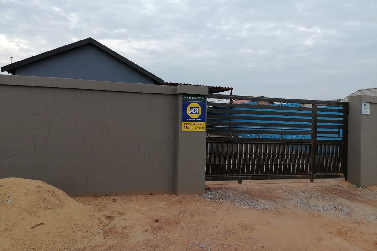 2 bedroom house for sale in Toekomsrus - Photo 2