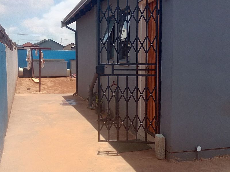 2 bedroom house for sale in Toekomsrus - Photo 10