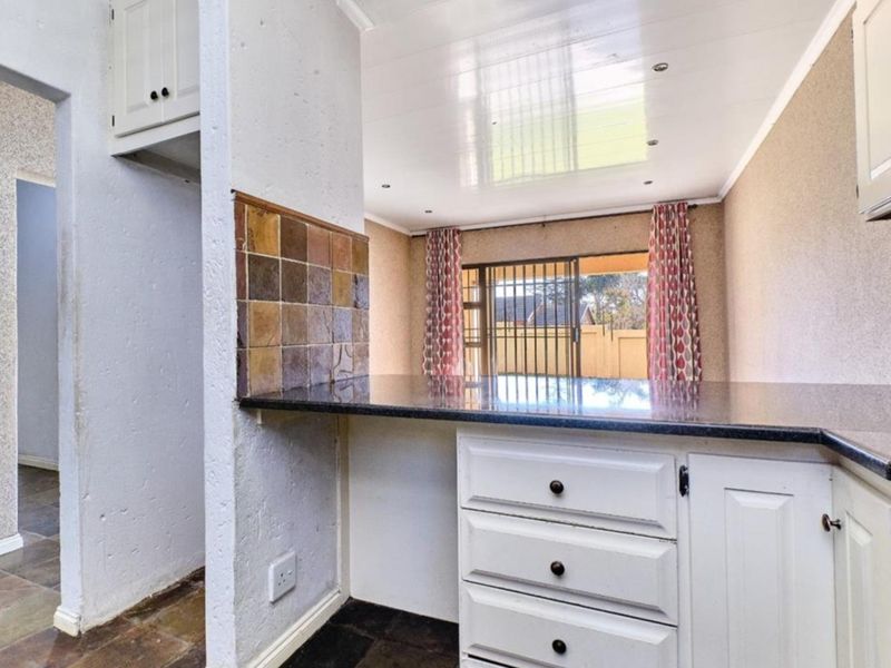 A secure home in a complex - Photo 5