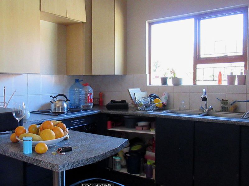Charming 2-bedroom townhouse in Maroeladal, Randburg—perfect blend of comfort and convenience! - Photo 6