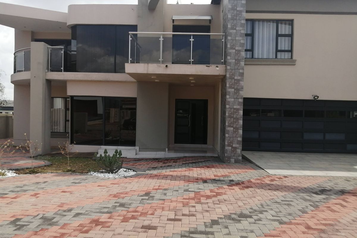 5 bedroom house for sale - Photo 3