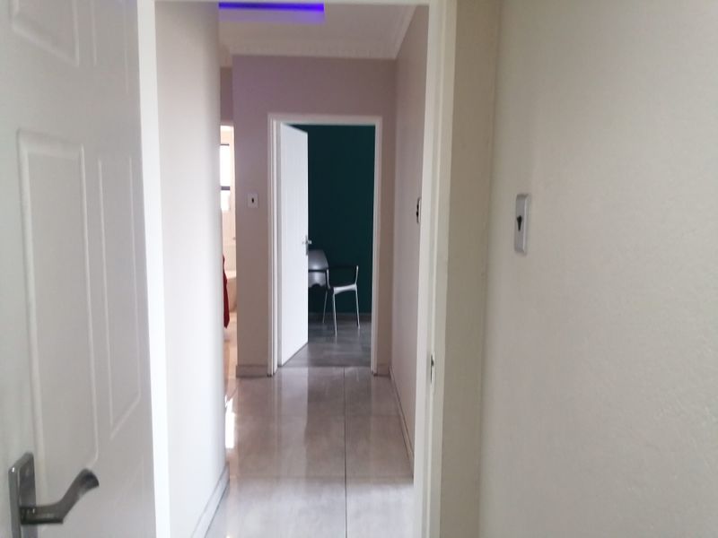 5 bedroom house for sale - Photo 10