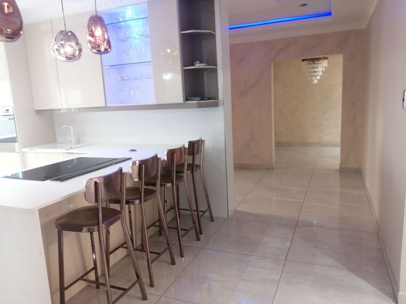 5 bedroom house for sale - Photo 8