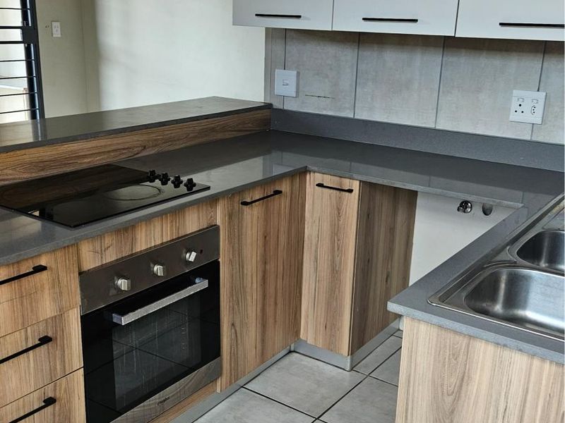 Charming 2-bedroom sectional title for sale in Montana, Pretoria - Photo 3