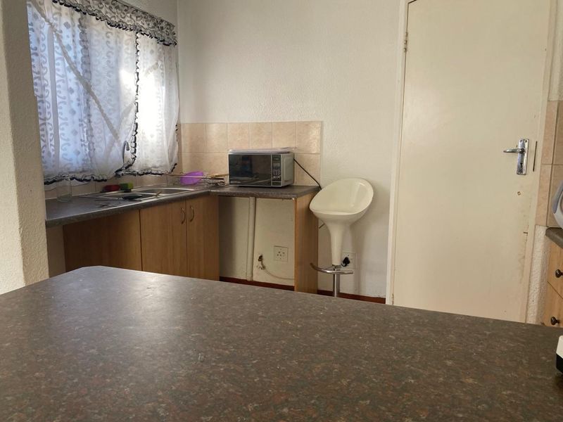 Elegant 2-Bedroom Townhouse for Sale! - Photo 7