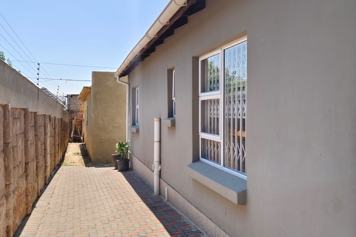 THREE BEDROOMS HOUSE FOR SALE IN ROSEACRE - Photo 4