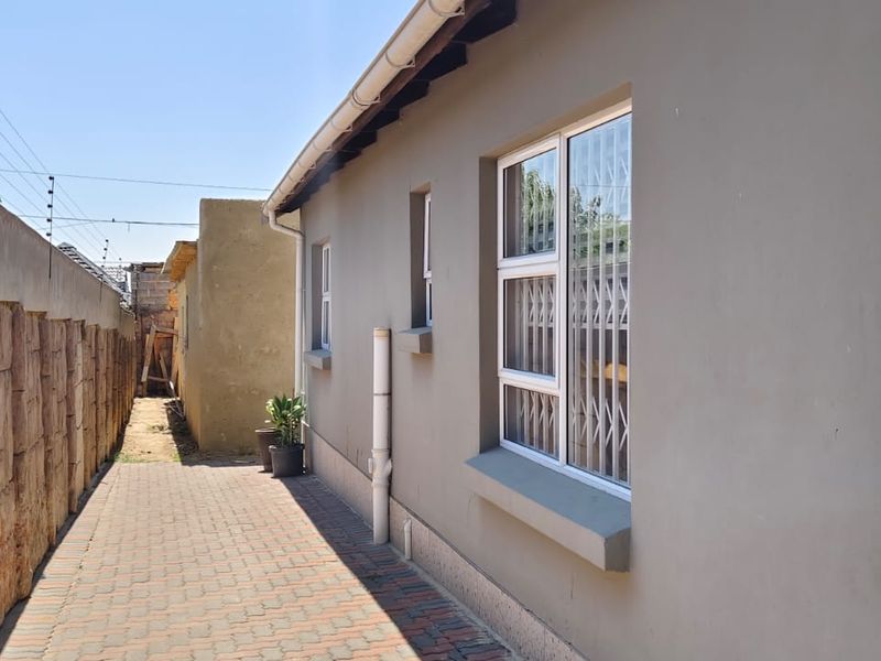 THREE BEDROOMS HOUSE FOR SALE IN ROSEACRE - Photo 4
