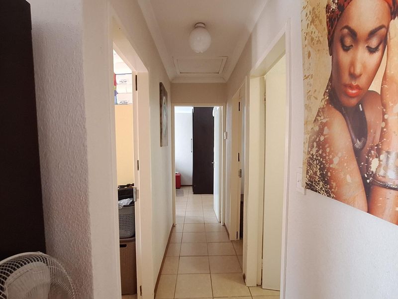 3 Bedroom House for Sale in Olievenhoutbosch - Photo 8