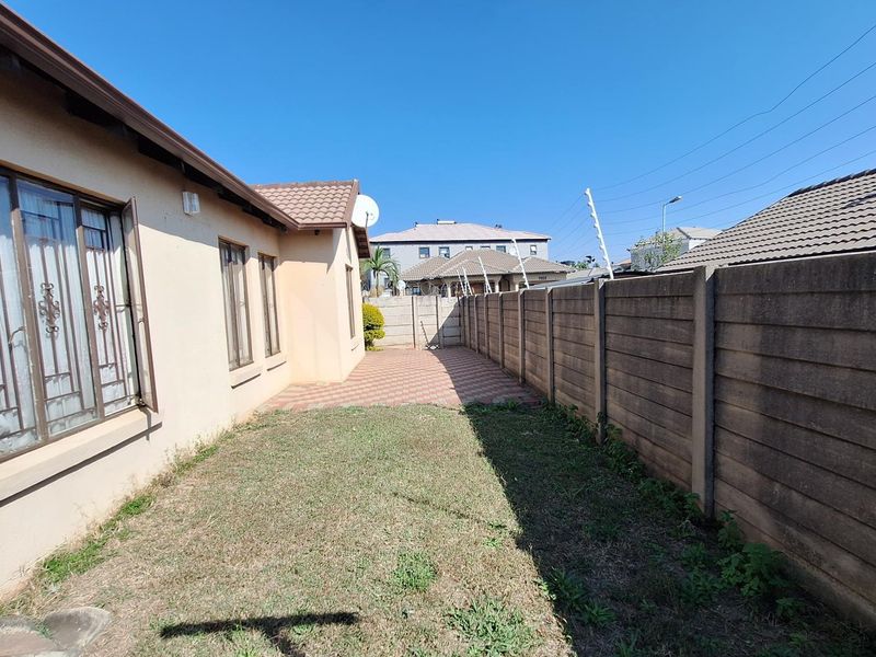 3 Bedroom House for Sale in Olievenhoutbosch - Photo 3