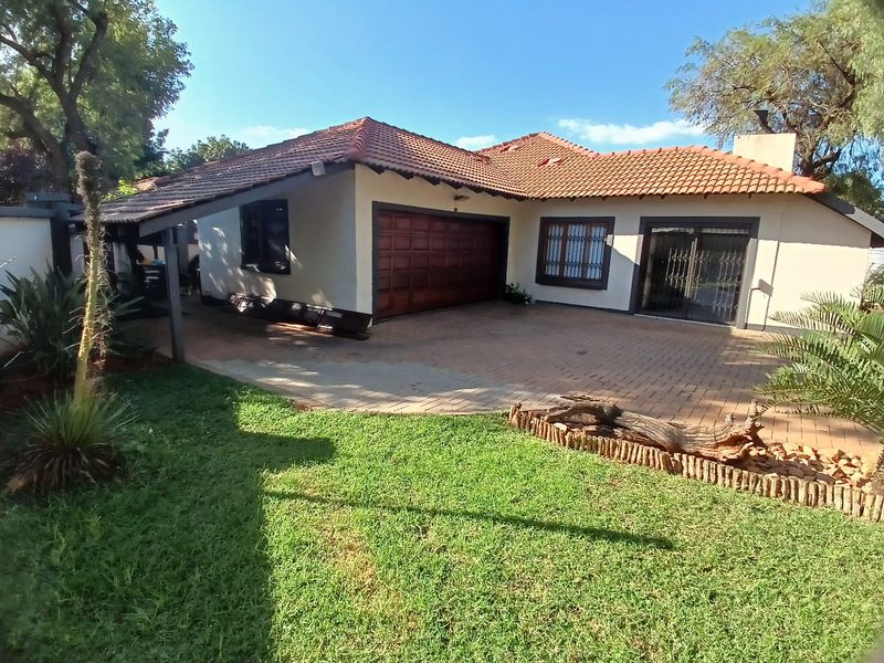 3 Bedroom house for sale in Akasia, Heatherview - Photo 8