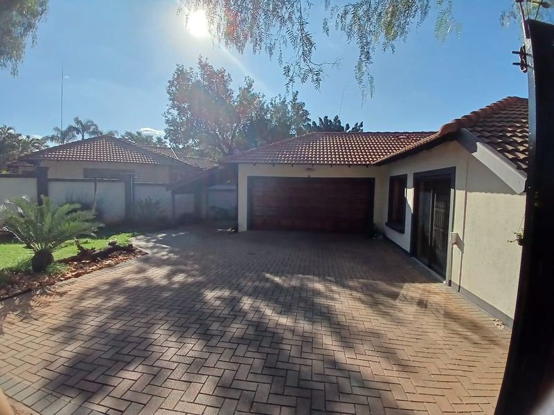 3 Bedroom house for sale in Akasia, Heatherview - Photo 7