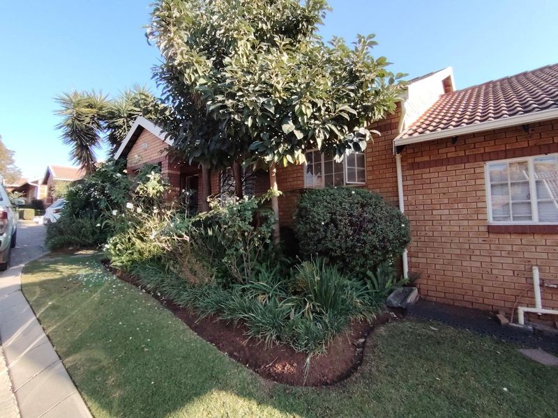 Come make your offer!! - Photo 2