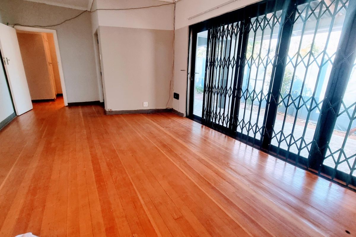 A WELL POSITION CORNER STAND HOUSE FOR SALE IN MELVILLE CLOSE TO CAMPUS SQUARE - Photo 2