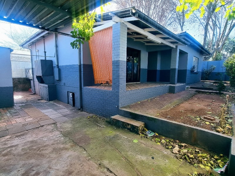 A WELL POSITION CORNER STAND HOUSE FOR SALE IN MELVILLE CLOSE TO CAMPUS SQUARE - Photo 5