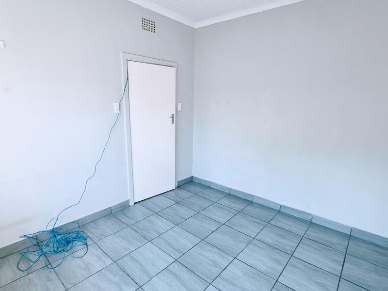 A WELL POSITION CORNER STAND HOUSE FOR SALE IN MELVILLE CLOSE TO CAMPUS SQUARE - Photo 9