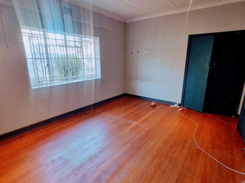 A WELL POSITION CORNER STAND HOUSE FOR SALE IN MELVILLE CLOSE TO CAMPUS SQUARE - Photo 8