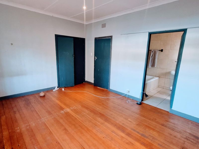 A WELL POSITION CORNER STAND HOUSE FOR SALE IN MELVILLE CLOSE TO CAMPUS SQUARE - Photo 6