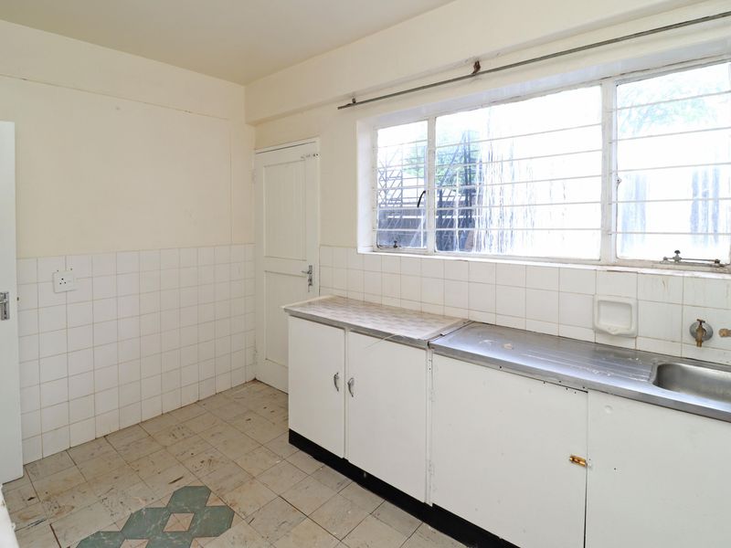 2 BEDROOMS FLAT FOR SALE IN THE VERY GOOD SIDE OF BELLEVUE CLOSE TO SCHOOL AND PUBLIC TRANSPORT - Photo 8