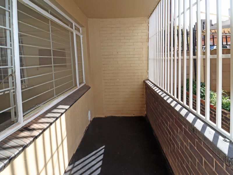 2 BEDROOMS FLAT FOR SALE IN THE VERY GOOD SIDE OF BELLEVUE CLOSE TO SCHOOL AND PUBLIC TRANSPORT - Photo 6