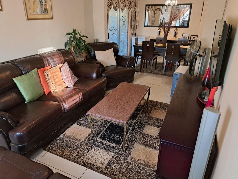 Discover this 3 bed 3 Bath in Protea Glen Ext 3, Soweto - Photo 4