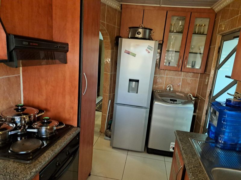 Discover this 3 bed 3 Bath in Protea Glen Ext 3, Soweto - Photo 9