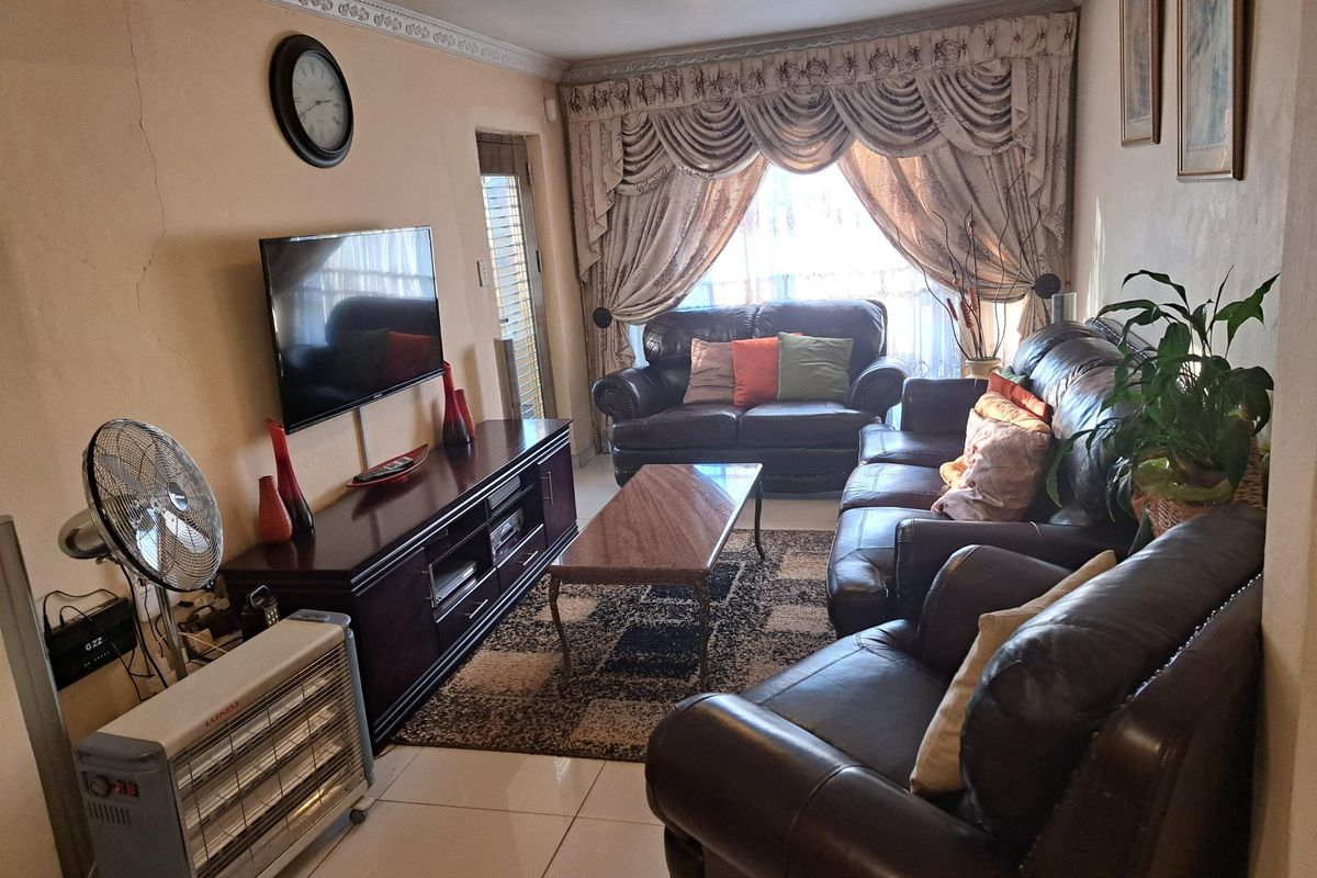 Discover this 3 bed 3 Bath in Protea Glen Ext 3, Soweto - Photo 5