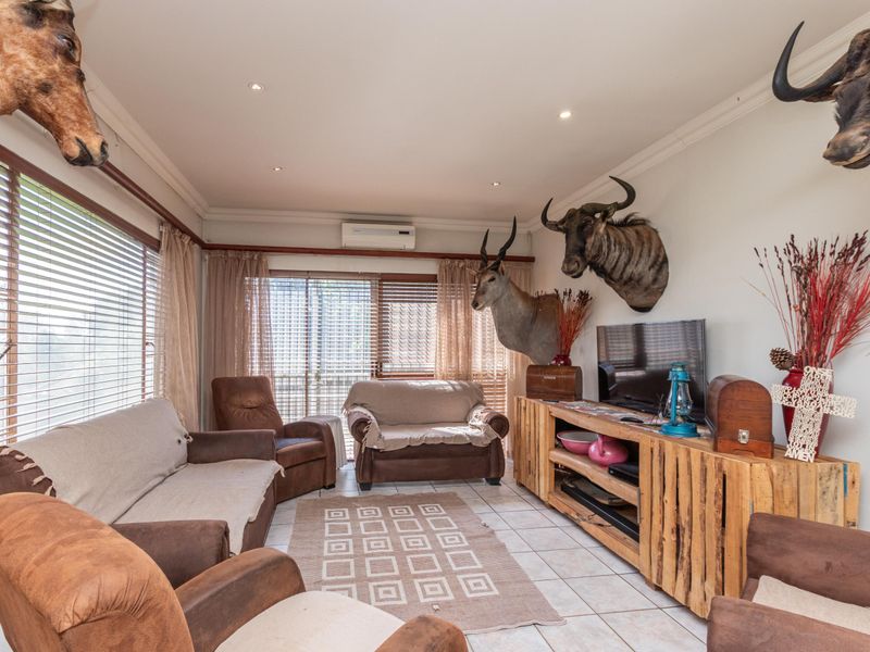 Multi family Home - Photo 2