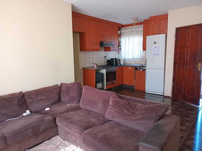 Ground Floor Townhouse For Sale - Photo 7