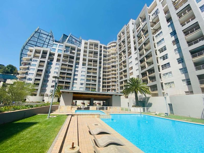 2 Beds - 2 Baths - FULLY FURNISHED Apartment is a perfect lock-up & go-in very secure building - Photo 9