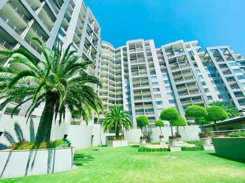 2 Beds - 2 Baths - FULLY FURNISHED Apartment is a perfect lock-up & go-in very secure building - Photo 3