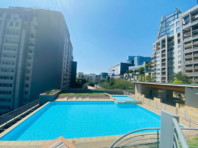 2 Beds - 2 Baths - FULLY FURNISHED Apartment is a perfect lock-up & go-in very secure building - Photo 6