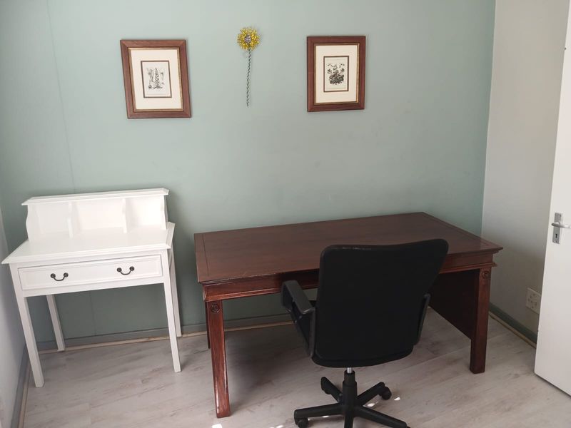 Charming 1.5 -bedroom apartment to let, perfect for cozy living in a vibrant neighborhood - Photo 5