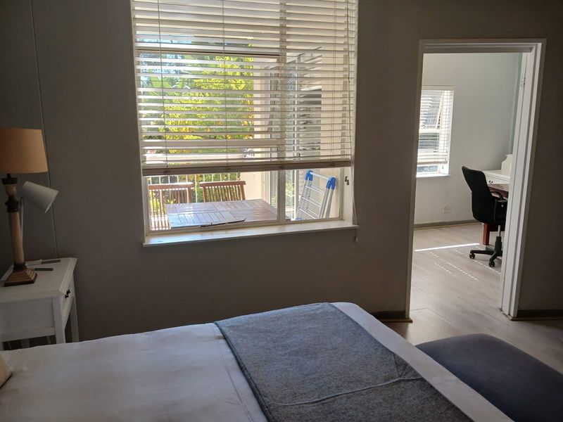 Charming 1.5 -bedroom apartment to let, perfect for cozy living in a vibrant neighborhood - Photo 4