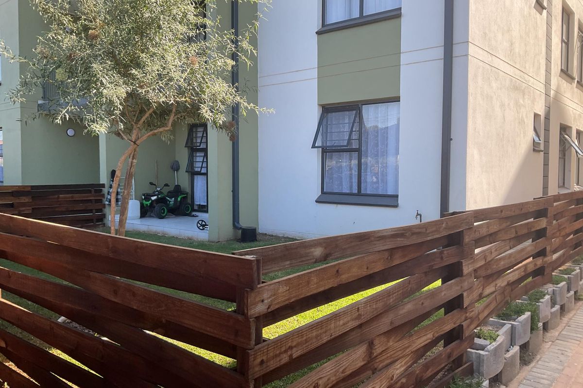 Stunning 3-Bedroom Ground Floor Unit with Corner Garden – Mooikloof, Greenkloof Eco Estate - Photo 2