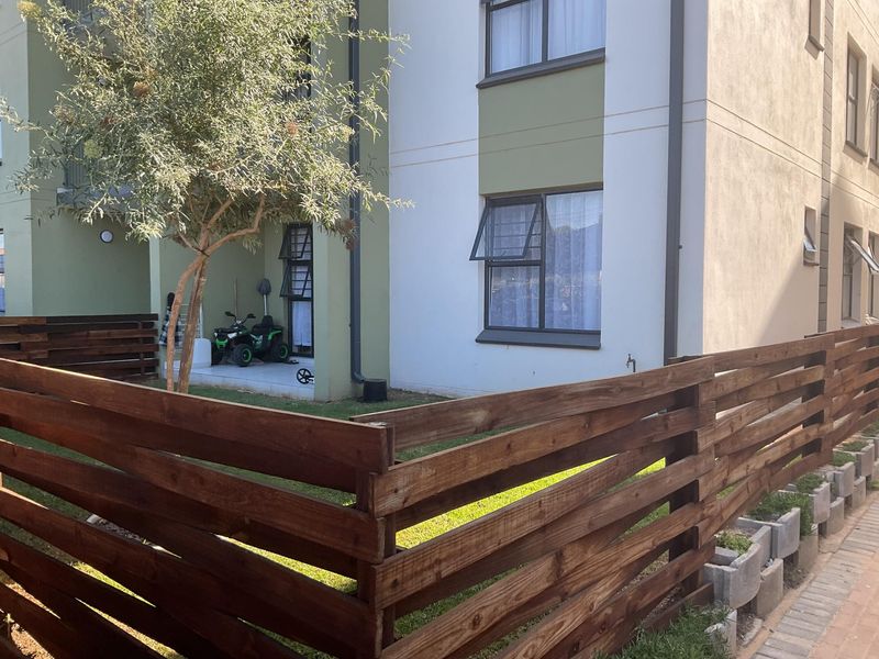 Stunning 3-Bedroom Ground Floor Unit with Corner Garden – Mooikloof, Greenkloof Eco Estate - Photo 2