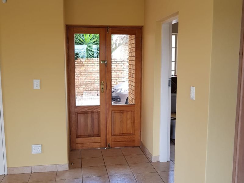 SAFE AND SECURE!! - Photo 4