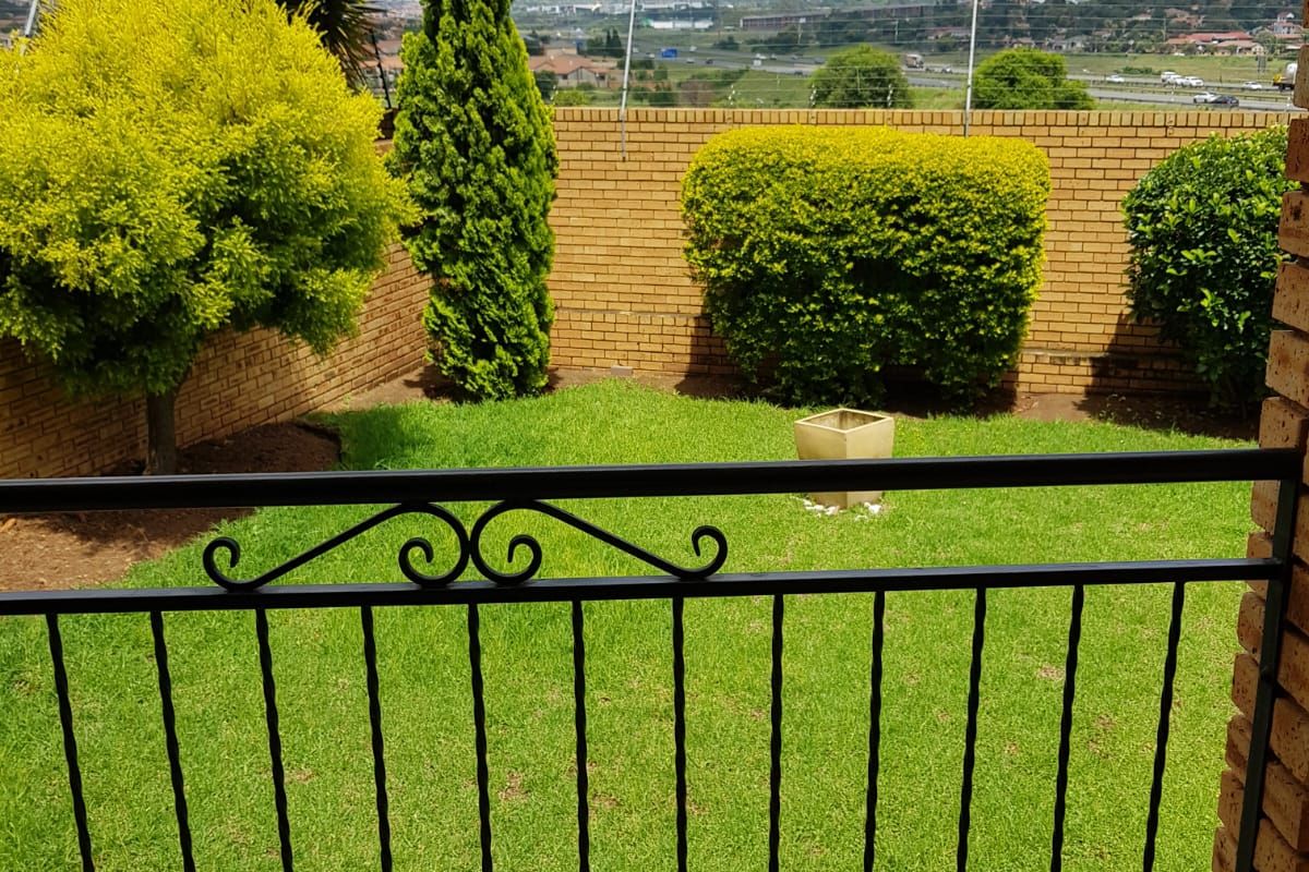 SAFE AND SECURE!! - Photo 3