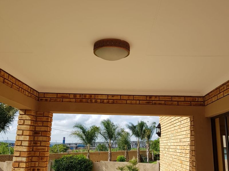 SAFE AND SECURE!! - Photo 10