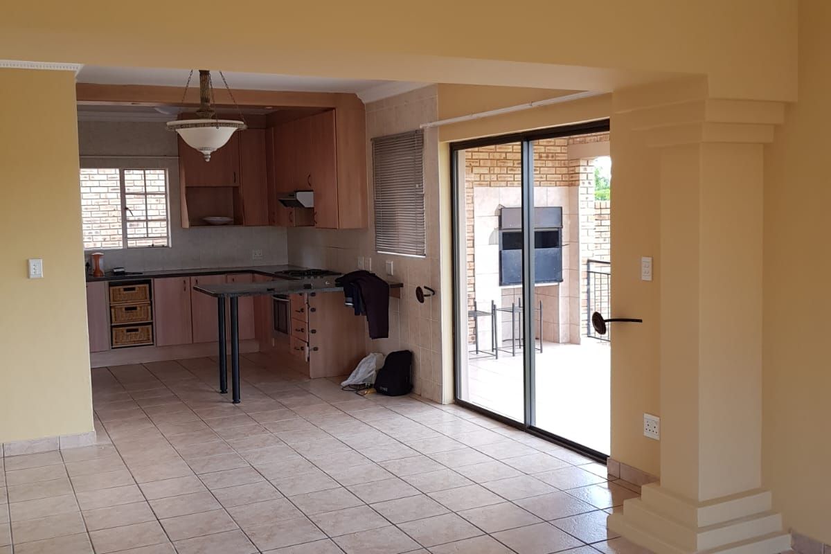 SAFE AND SECURE!! - Photo 5