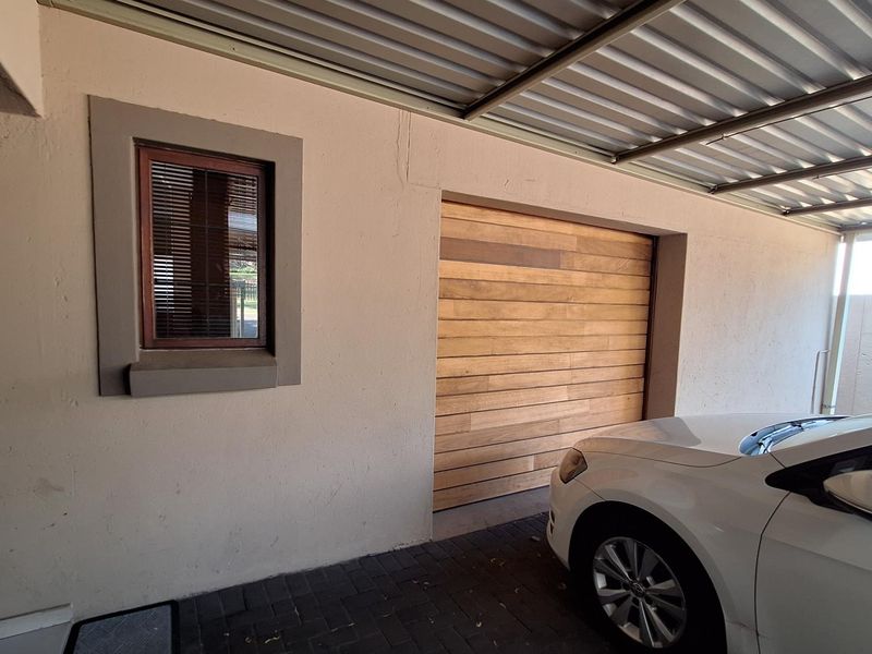 Stunning 4-Bedroom House in Thatchfield Hills - Photo 3