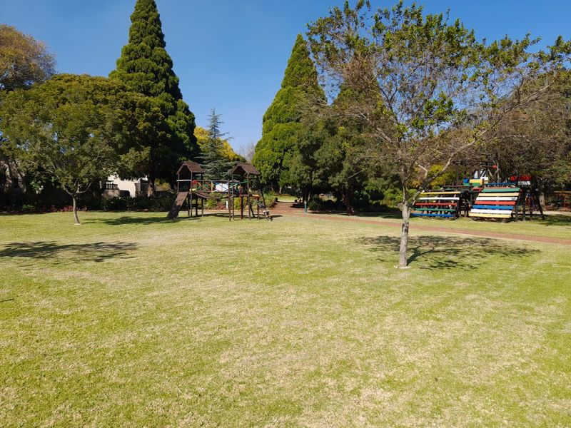 Prime Location! 3bed, 2 Bath in Die Hoewes! - Photo 5