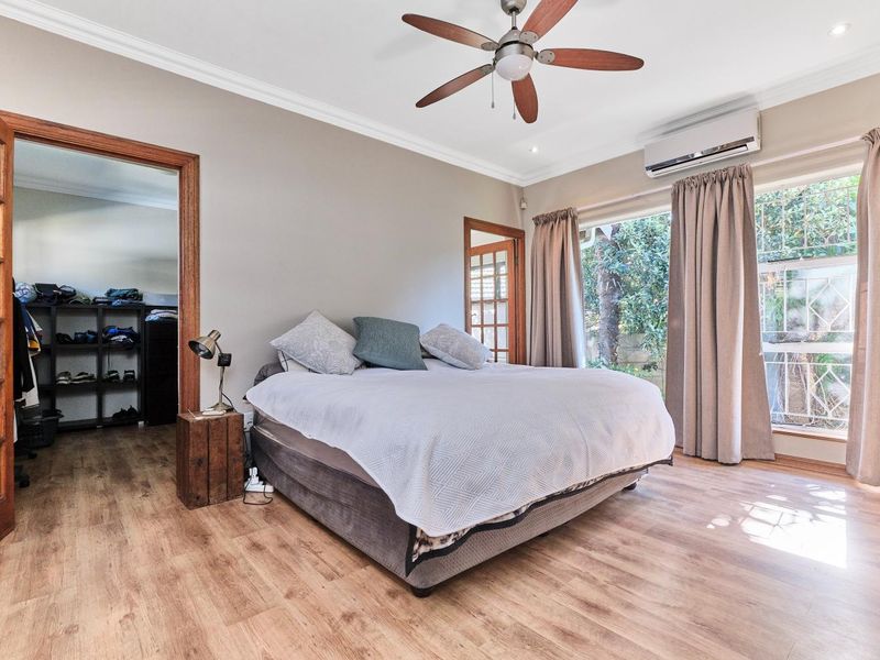 Elegant Family Living with Solar Power and Flatlet in Leafy Suburb - Photo 10