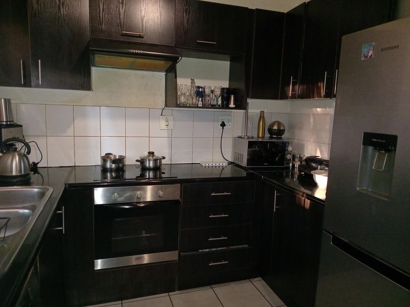 Simplex Townhouse For Sale - Photo 7